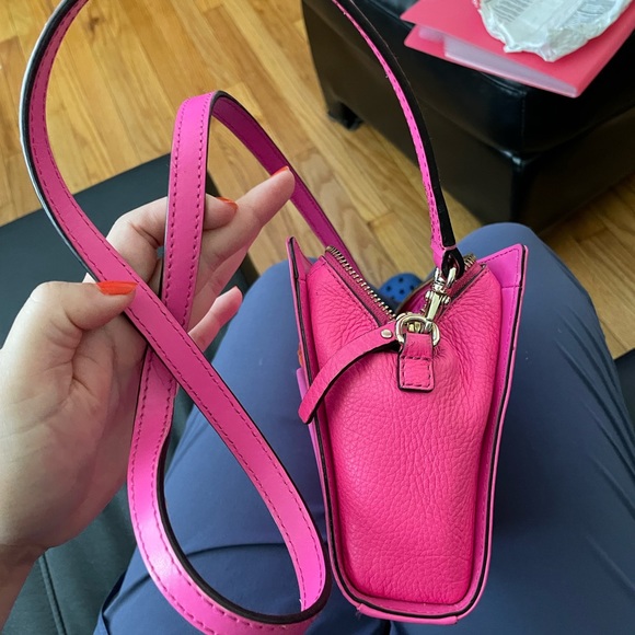 Adelia Hadley 2way Leather Bright Neon Crossbody Messenger removable strap clutc - Picture 9 of 14